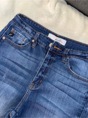 KanCan women’s Dark Blue Slim Straight Jeans size 5/26